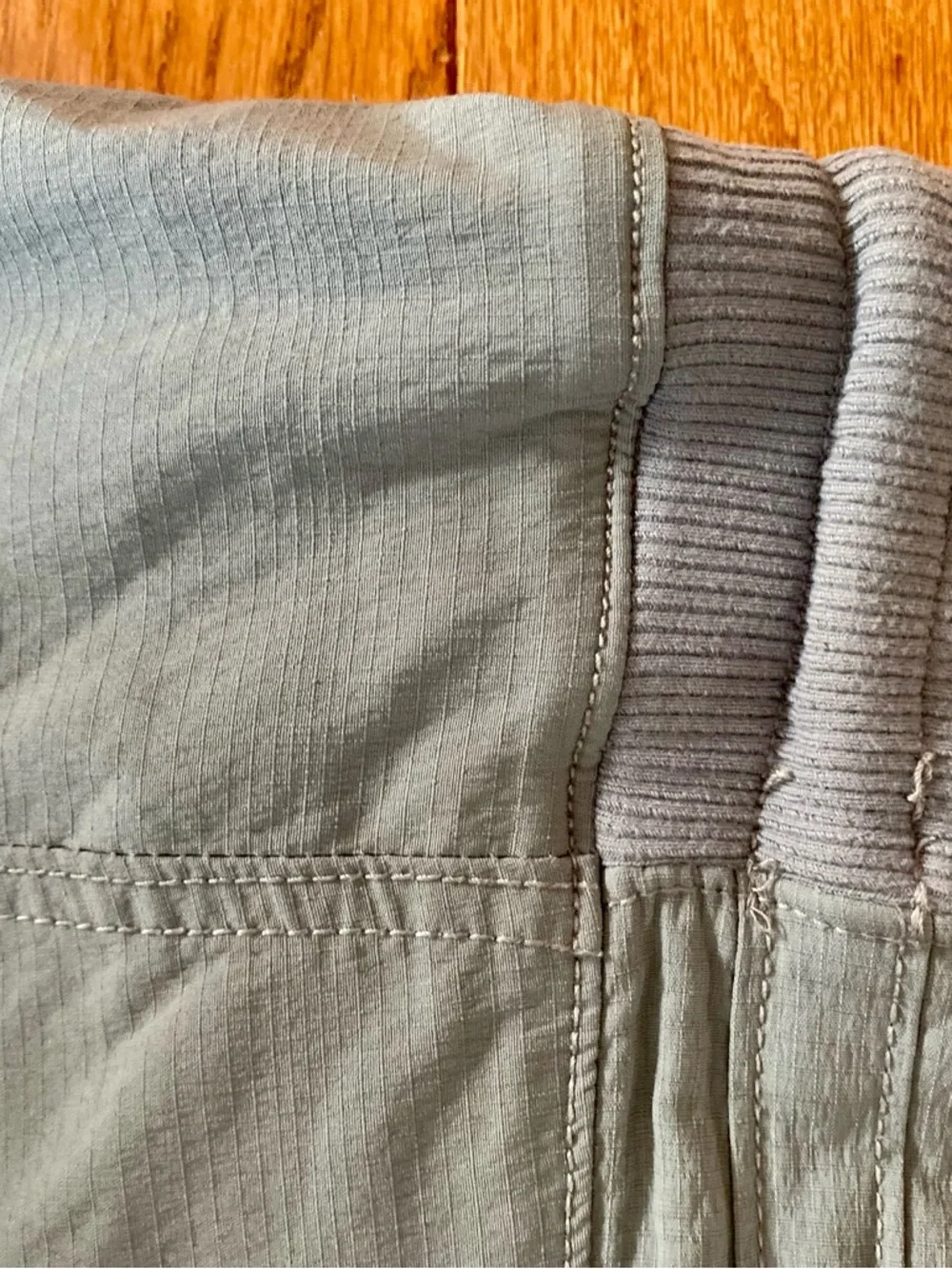 Athleta Gray Utility Cargo Skort Size 14 Hiking Travel Zip Pockets